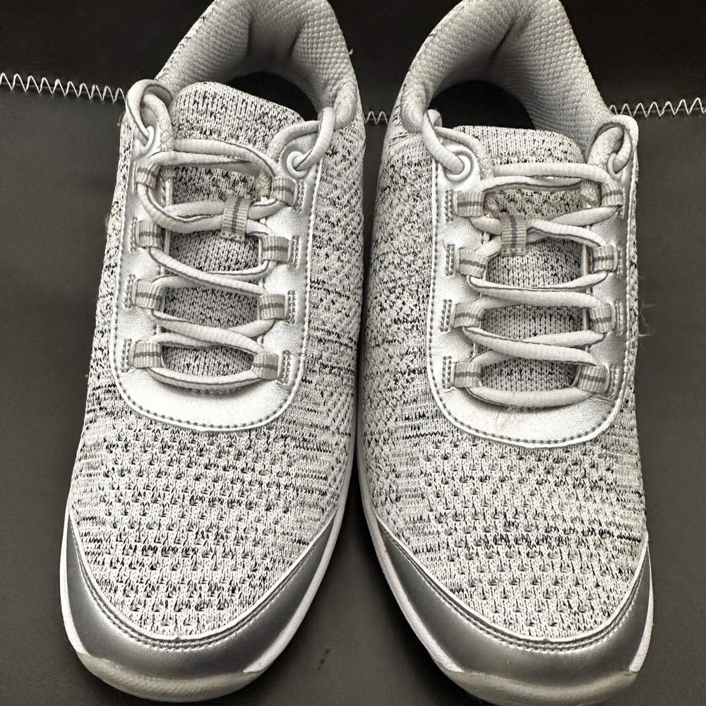 Never worn OrthoFeet Sneakers